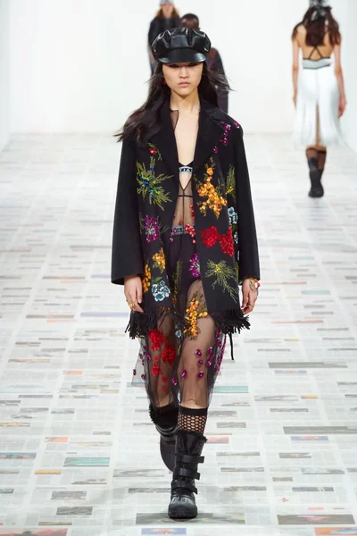 Look 57